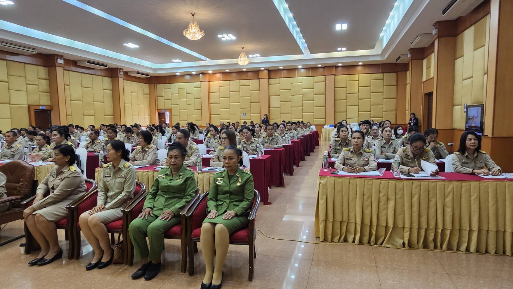 พช.มหาสารคาม : ร่วมพิธีเปิดโครงการขยายผลวิทยากรเพื่อทำหน้าที่ผู้ถ่ายทอดความรู้เกี่ยวกับประวัติศาสตร์ชาติไทยประจำท้องถิ่นระดับอำเภอ และระดับองค์กรปกครองส่วนท้องถิ่น (ครู ข)