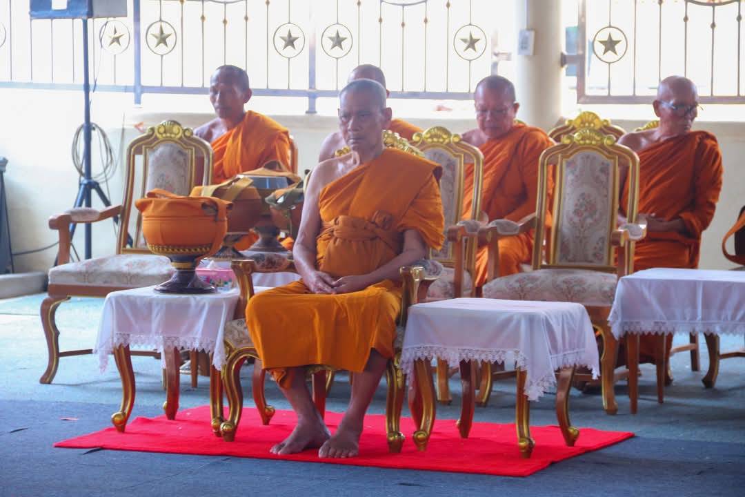 พช.มหาสารคาม : ร่วมพิธีทำบุญตักบาตรถวายพระกุศล เนื่องในโอกาสวันคล้ายวันประสูติ สมเด็จพระเจ้าลูกยาเธอ เจ้าฟ้าทีปังกรรัศมีโชติ มหาวชิโรตตมางกูร สิริวิบูลยราชกุมาร 29 เมษายน 2568