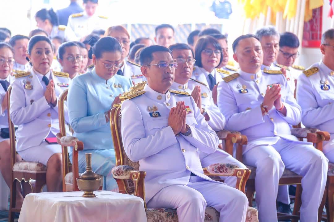 พช.มหาสารคาม : ร่วมพิธีทำบุญตักบาตรถวายพระกุศล เนื่องในโอกาสวันคล้ายวันประสูติ สมเด็จพระเจ้าลูกยาเธอ เจ้าฟ้าทีปังกรรัศมีโชติ มหาวชิโรตตมางกูร สิริวิบูลยราชกุมาร 29 เมษายน 2568