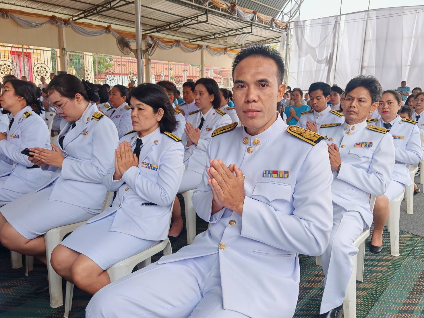 พช.มหาสารคาม : ร่วมพิธีทำบุญตักบาตรถวายพระกุศล เนื่องในโอกาสวันคล้ายวันประสูติ สมเด็จพระเจ้าลูกยาเธอ เจ้าฟ้าทีปังกรรัศมีโชติ มหาวชิโรตตมางกูร สิริวิบูลยราชกุมาร 29 เมษายน 2568