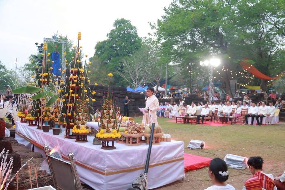 พช.มหาสารคาม ร่วมเปิดงานประเพณีนมัสการและสรงน้ำปรางกู่บ้านเขวา ประจำปี 2568