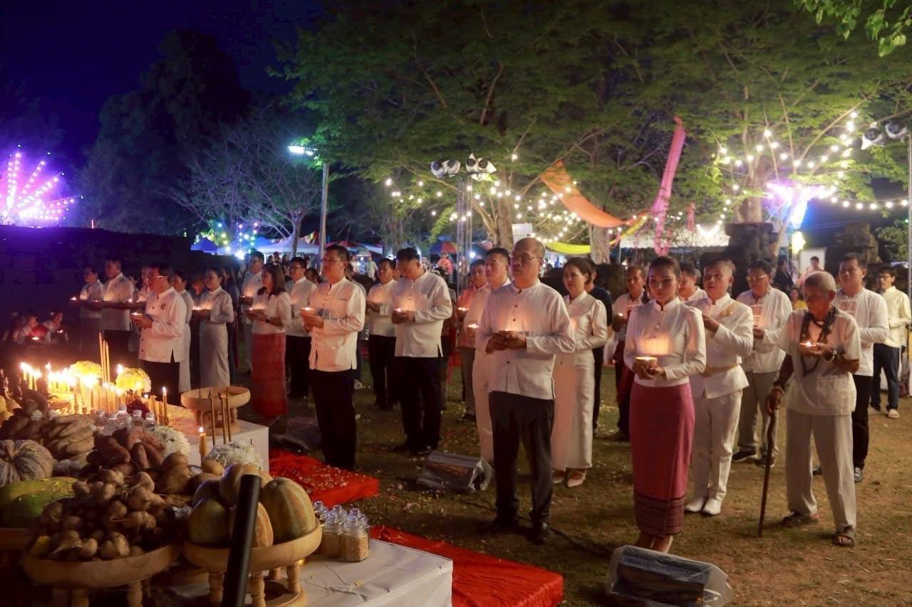 พช.มหาสารคาม ร่วมเปิดงานประเพณีนมัสการและสรงน้ำปรางกู่บ้านเขวา ประจำปี 2568