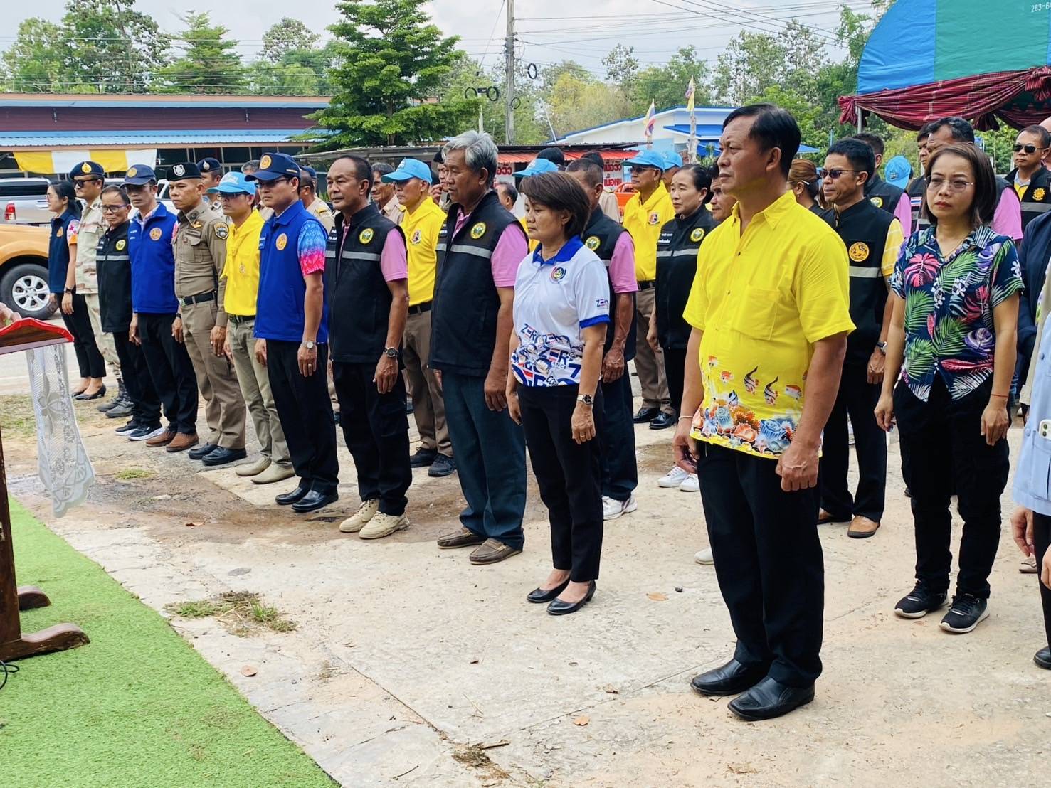 พช.มหาสารคาม​ ร่วมลงพื้นที่ตรวจเยี่ยมด่านจราจรช่วงเทศกาลสงกรานต์ พร้อมให้กำลังใจเจ้าหน้าที่ และเน้นย้ำมาตรการป้องกันอุบัติเหตุ
