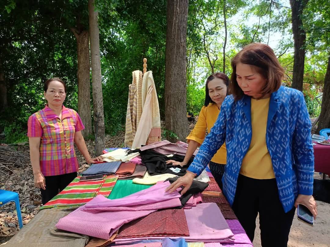 พช.มหาสารคาม : รับการตรวจราชการ ผู้ตรวจราชการกรมการพัฒนาชุมชน (นางอรุณรัตน์ ชิงชนะ) ลงพื้นที่ อำเภอยางสีสุราช จังหวัดมหาสารคาม ติดตามผลการปฏิบัติราชการตามนโยบายของรัฐบาล ภารกิจกระทรวงมหาดไทย และกรมการพัฒนาชุมชน ประจำเดือนมีนาคม 2568