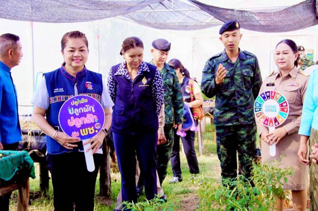 พช.มหาสารคาม ร่วมกิจกรรมโครงการปกป้องและเชิดชูสถาบันพระมหากษัตริย์ และหน่วยบำบัดทุกข์ บำรุงสุข สร้างรอยยิ้มให้ประชาชน (จังหวัดเคลื่อนที่) อำเภอพยัคฆภูมิพิสัย