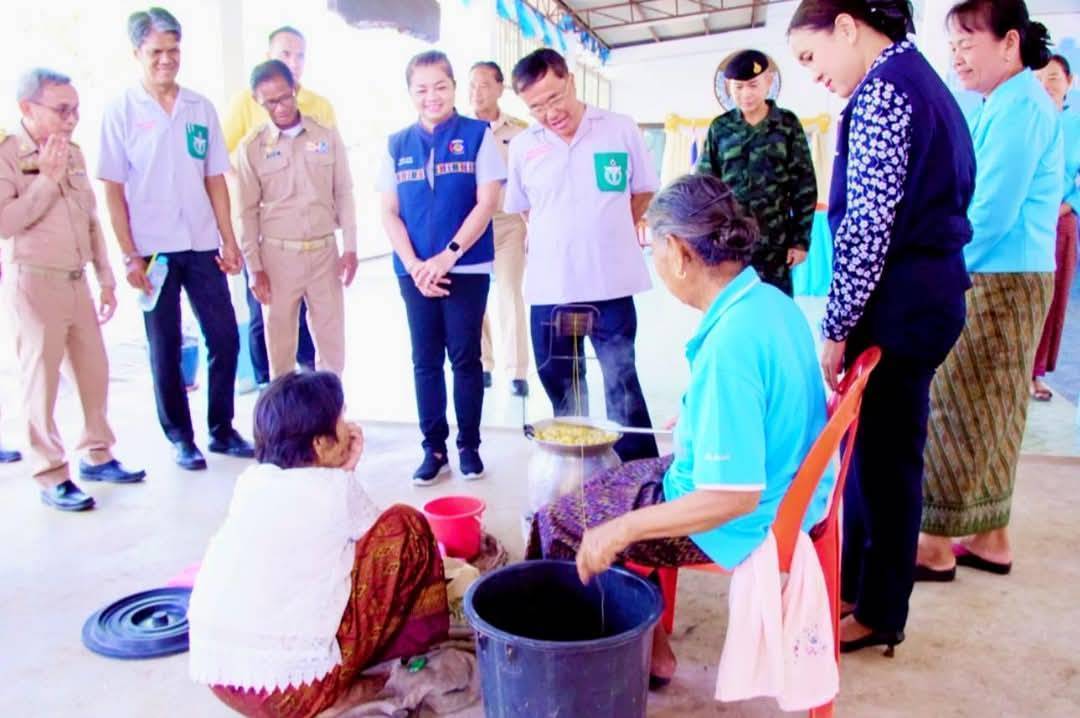 พช.มหาสารคาม ร่วมกิจกรรมโครงการปกป้องและเชิดชูสถาบันพระมหากษัตริย์ และหน่วยบำบัดทุกข์ บำรุงสุข สร้างรอยยิ้มให้ประชาชน (จังหวัดเคลื่อนที่) อำเภอพยัคฆภูมิพิสัย