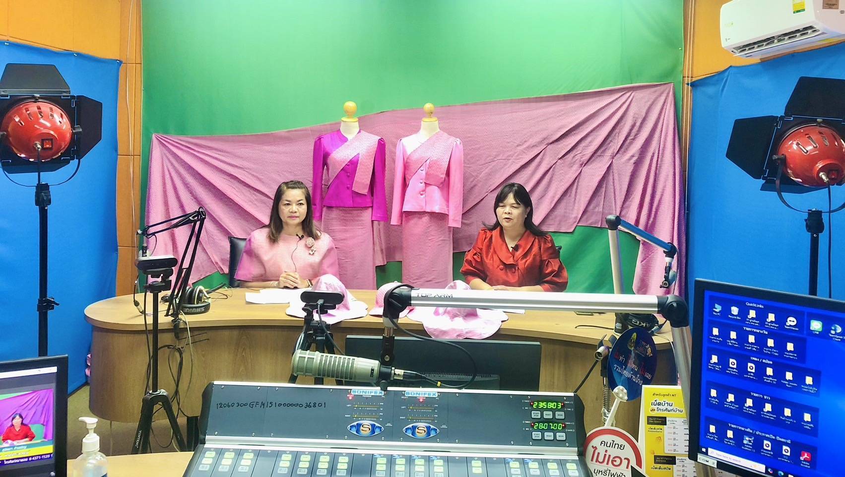 พช.มหาสารคาม : พัฒนาการจังหวัดมหาสารคาม บันทึกเทป “รายการ ผู้ว่าฯ มหาสารคาม พบประชาชน”