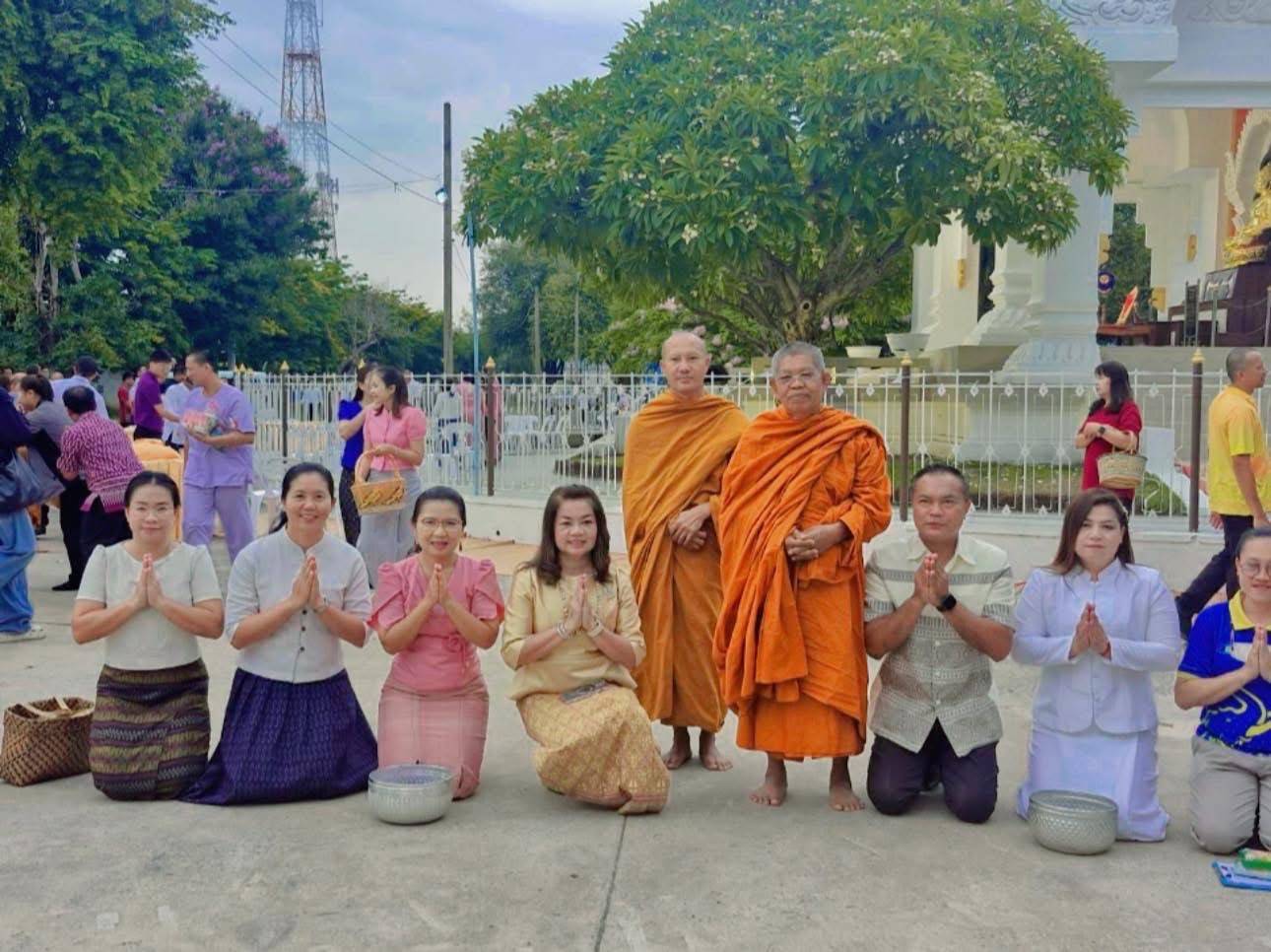 พช.มหาสารคาม : ร่วมพิธีทำบุญตักบาตร เนื่องในโอกาสเฉลิมฉลอง ครบรอบ 160 ปี เมืองมหาสารคาม