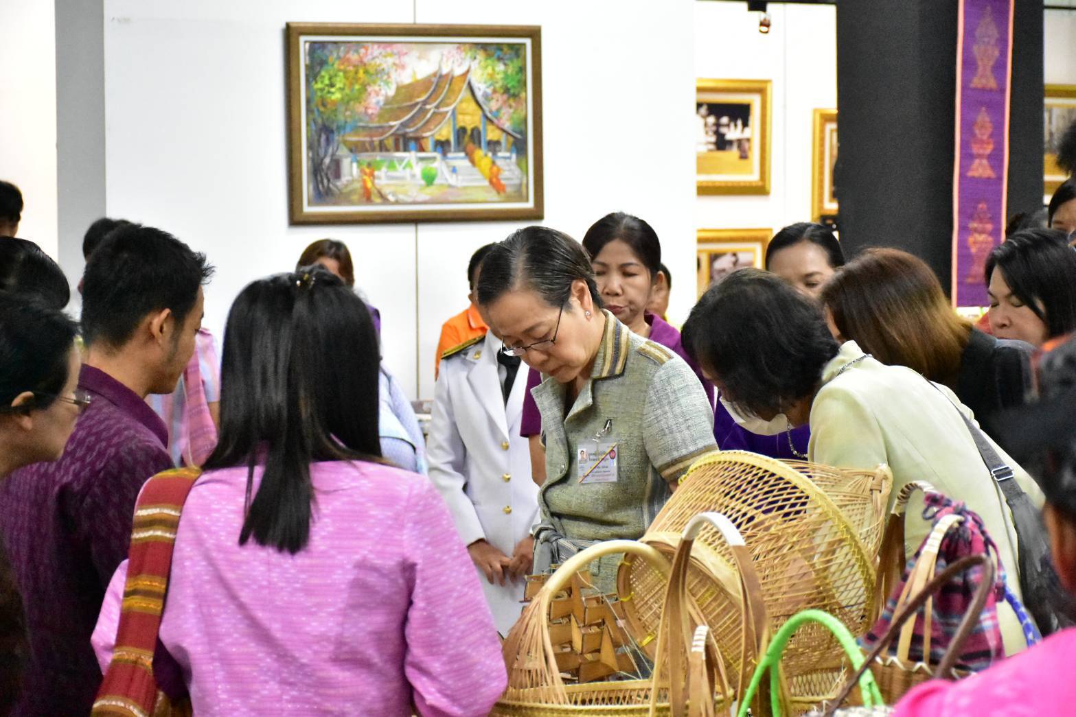 จังหวัดมหาสารคาม : หนุนสินค้า OTOP เข้าร้านภูฟ้า ต่อยอดการส่งเสริมเศรษฐกิจฐานราก สร้างรายได้สู่ชุมชน