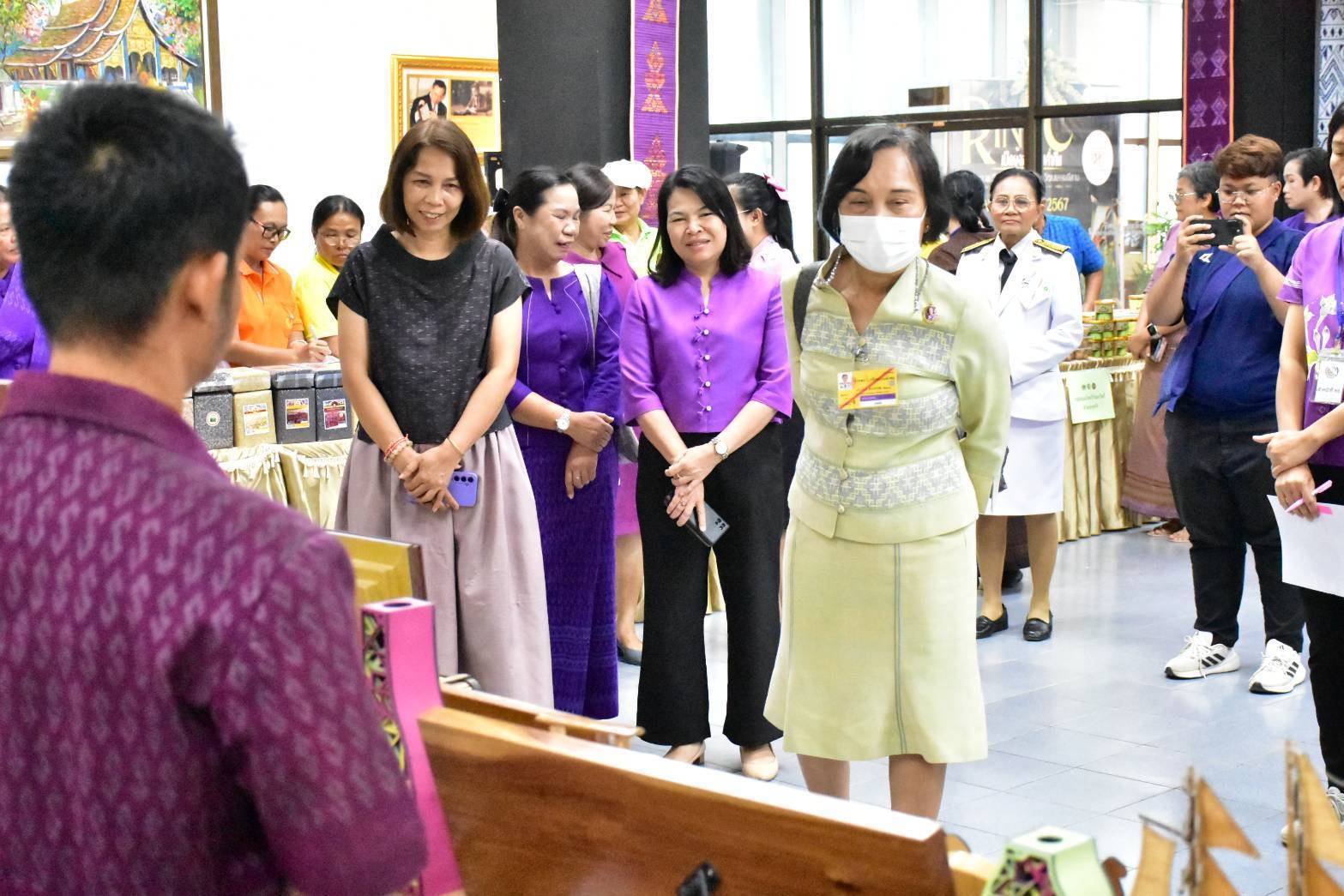 จังหวัดมหาสารคาม : หนุนสินค้า OTOP เข้าร้านภูฟ้า ต่อยอดการส่งเสริมเศรษฐกิจฐานราก สร้างรายได้สู่ชุมชน