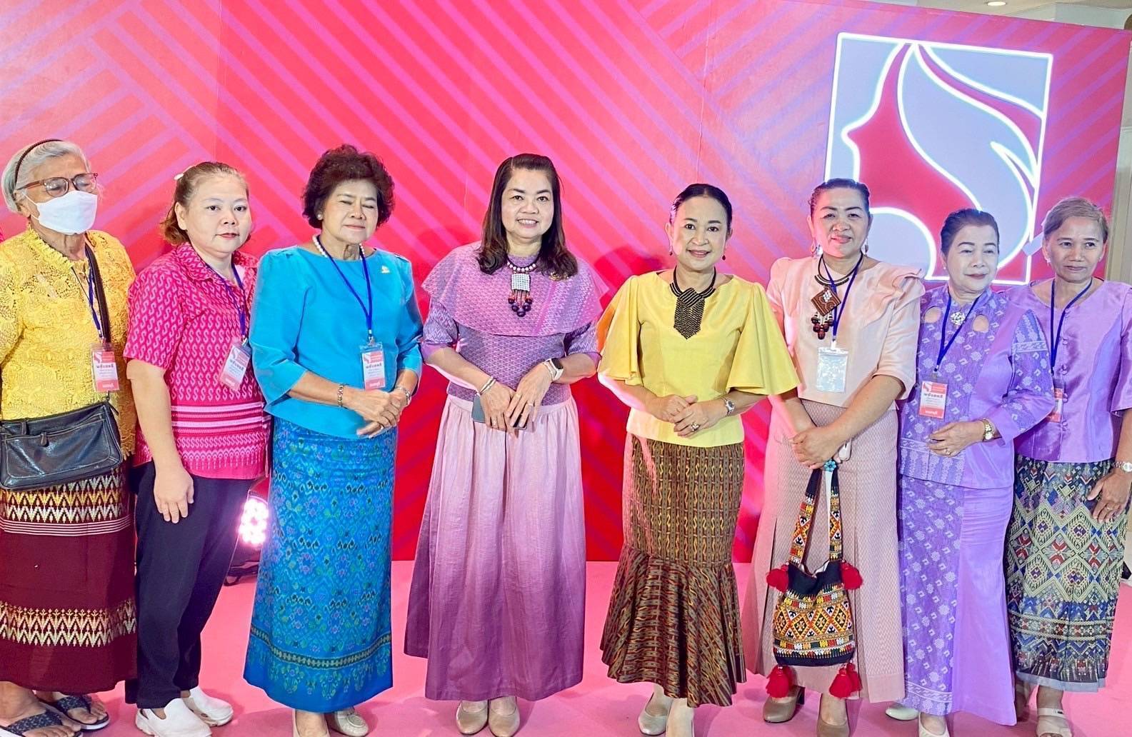 พช.มหาสารคาม : ร่วมพิธีเปิดโครงการ “พลังสตรีเพื่อการพัฒนา เสริมสร้างโอกาส สร้างอนาคต”