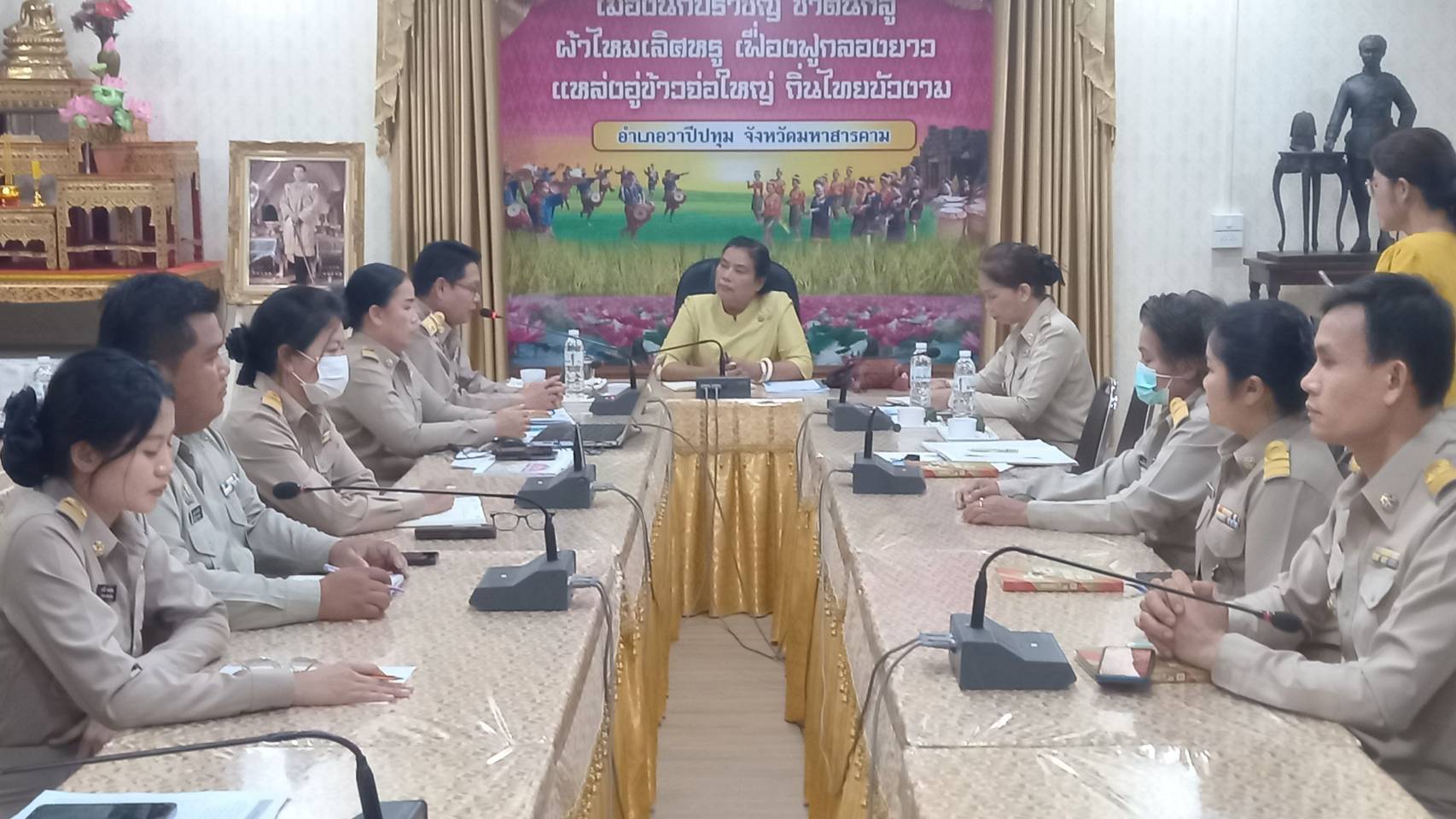 พช.มหาสารคาม : รับการตรวจราชการ ผู้ตรวจราชการกรมการพัฒนาชุมชน (นางอรุณรัตน์ ชิงชนะ) ลงพื้นที่ อำเภอวาปีปทุม จังหวัดมหาสารคาม ติดตามผลการปฏิบัติราชการตามนโยบายของรัฐบาล ภารกิจกระทรวงมหาดไทย และกรมการพัฒนาชุมชน ประจำเดือนมิถุนายน 2568