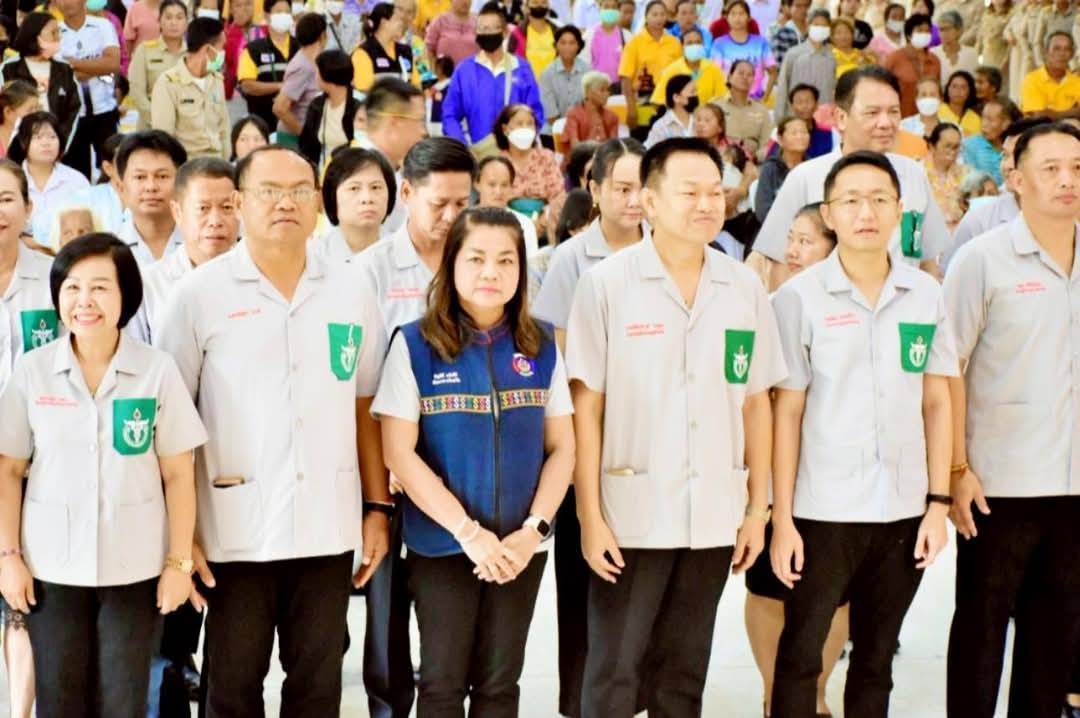 พช.มหาสารคาม : ร่วมกิจกรรมโครงการปกป้องและเชิดชูสถาบันพระมหากษัตริย์ และหน่วยบำบัดทุกข์ บำรุงสุข สร้างรอยยิ้มให้ประชาชน (จังหวัดเคลื่อนที่) อำเภอโกสุมพิสัย