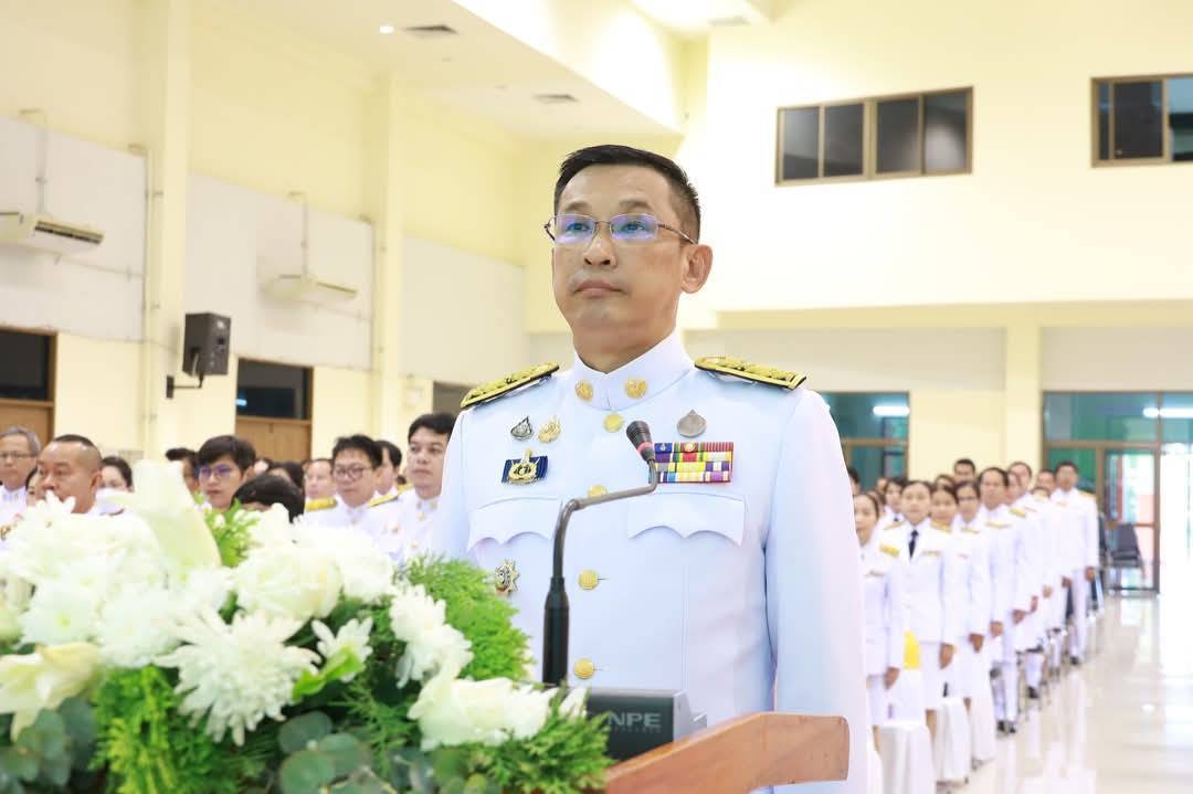 พช.มหาสารคาม : ร่วมประกอบพิธีวางพวงมาลา เนื่องในวันที่ระลึก “พระบาทสมเด็จพระปกเกล้าเจ้าอยู่หัว”