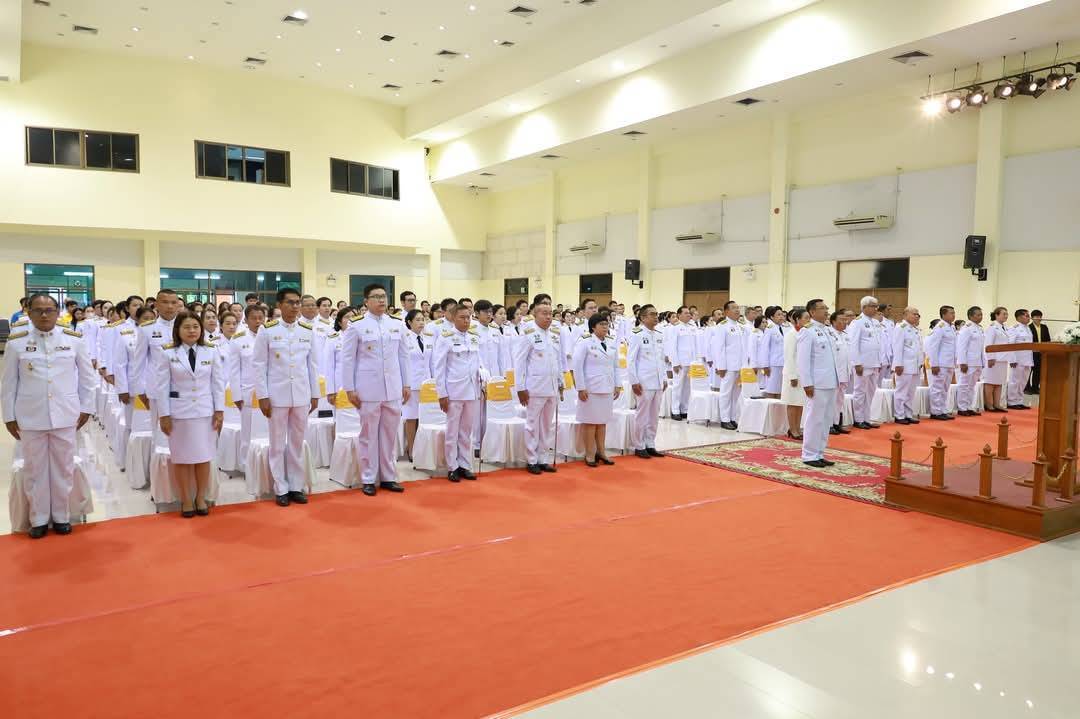พช.มหาสารคาม : ร่วมประกอบพิธีวางพวงมาลา เนื่องในวันที่ระลึก “พระบาทสมเด็จพระปกเกล้าเจ้าอยู่หัว”