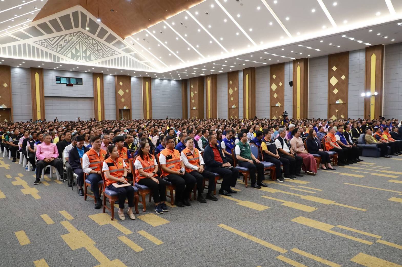จังหวัดมหาสารคาม : มท.2 ลงพื้นที่ จังหวัดมหาสารคาม มอบนโยบายเพิ่มประสิทธิภาพการเฝ้าระวัง ติดตามสถานการณ์ และการแจ้งเตือนสาธารณภัยในระดับพื้นที่ (จังหวัดมหาสารคาม)
