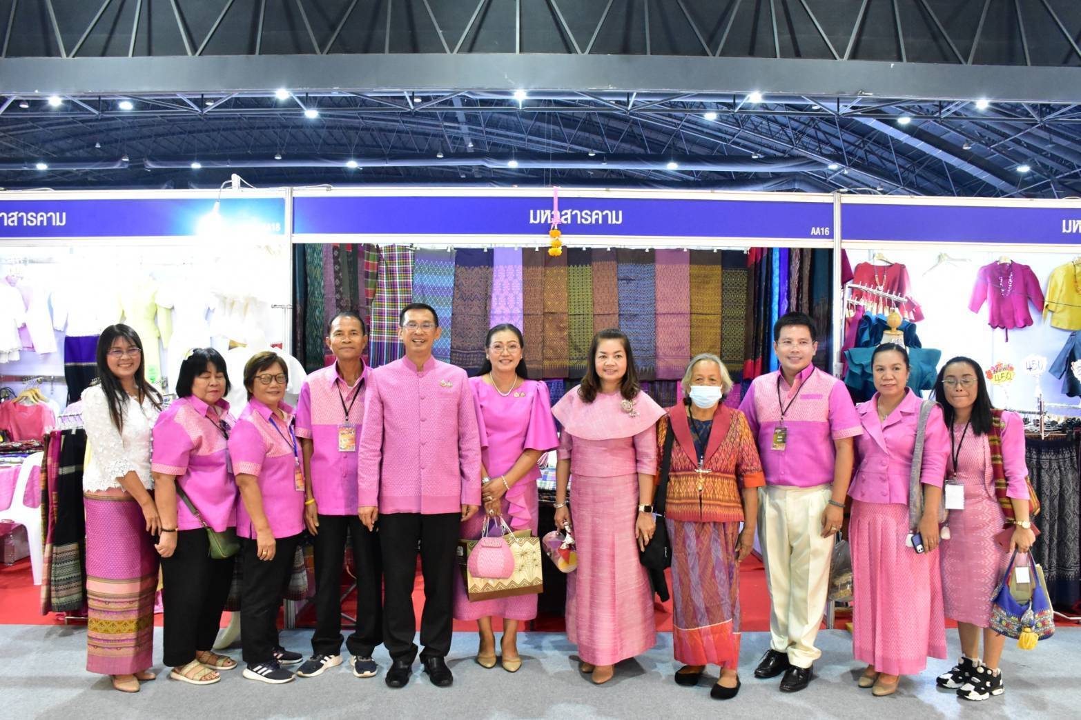 จังหวัดมหาสารคาม : นายกรัฐมนตรี เปิดงาน OTOP MIDYEAR 2025 ชู OTOP และ Soft Power ให้ชีวิตความเป็นอยู่ของประชาชนดีขึ้น
