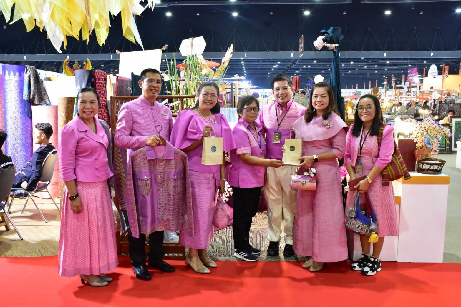 จังหวัดมหาสารคาม : นายกรัฐมนตรี เปิดงาน OTOP MIDYEAR 2025 ชู OTOP และ Soft Power ให้ชีวิตความเป็นอยู่ของประชาชนดีขึ้น