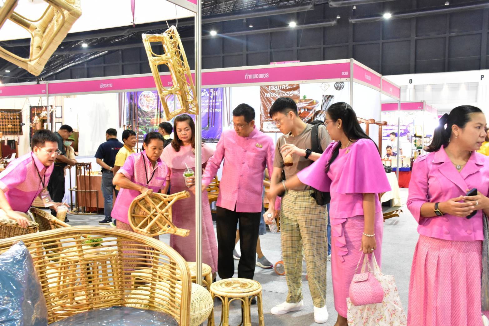 จังหวัดมหาสารคาม : นายกรัฐมนตรี เปิดงาน OTOP MIDYEAR 2025 ชู OTOP และ Soft Power ให้ชีวิตความเป็นอยู่ของประชาชนดีขึ้น