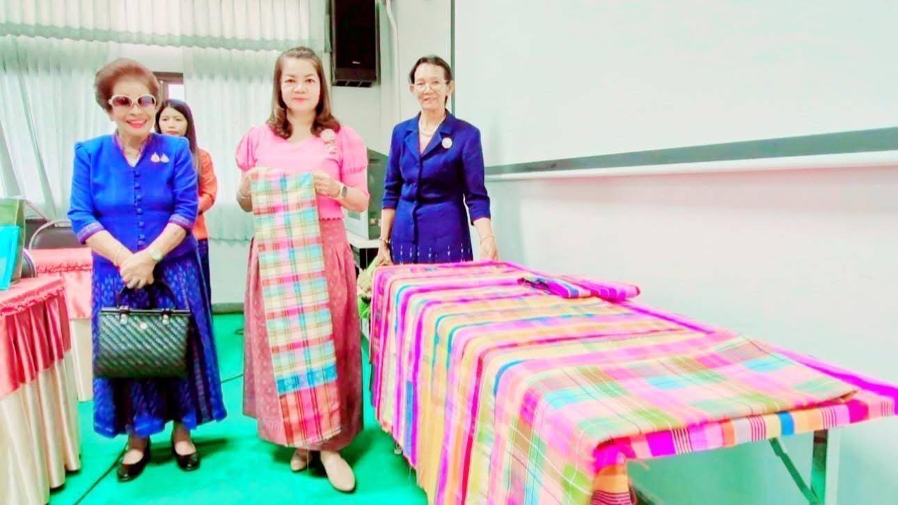 พช.มหาสารคาม : เดินหน้าคัดเลือกคนกองทุนพัฒนาบทบาทสตรีดีเด่นระดับจังหวัด ตามโครงการเชิดชูเกียรติคนกองทุนพัฒนาบทบาทสตรี ประจำปี 2568 วันที่ 3