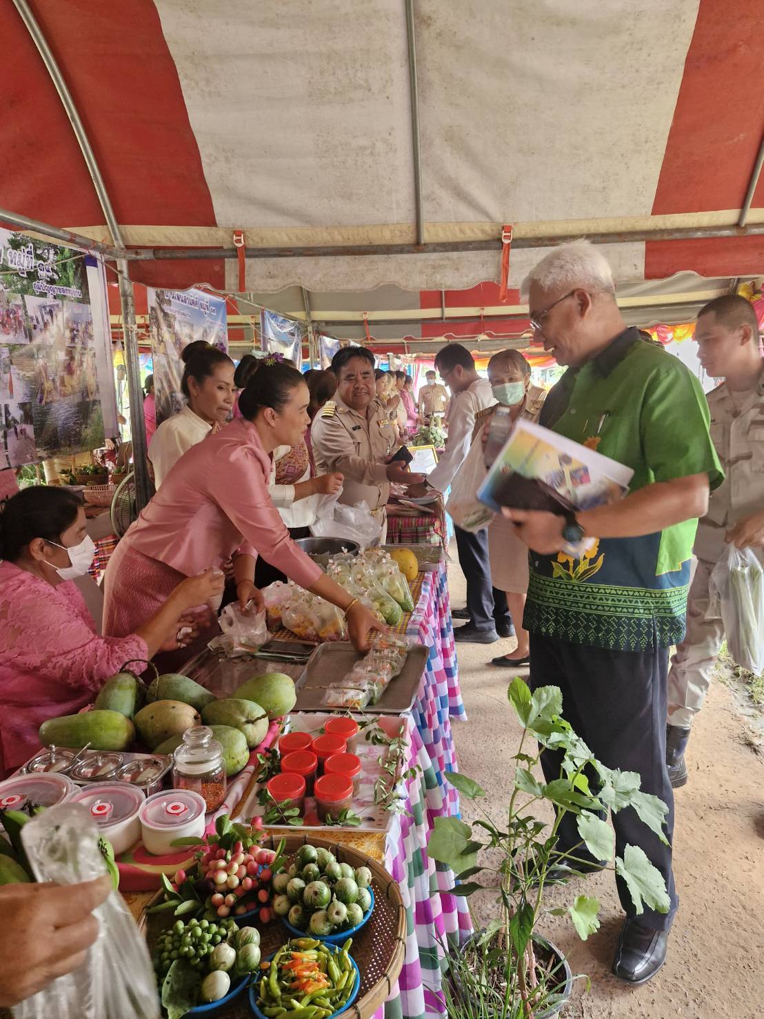 พช.มหาสารคาม : ตรวจเยี่ยมตำบลเข้มแข็งตามหลักปรัชญาเศรษฐกิจพอเพียง ในการคัดสรรกิจกรรมพัฒนาชุมชนดีเด่น ประจำปี 2568