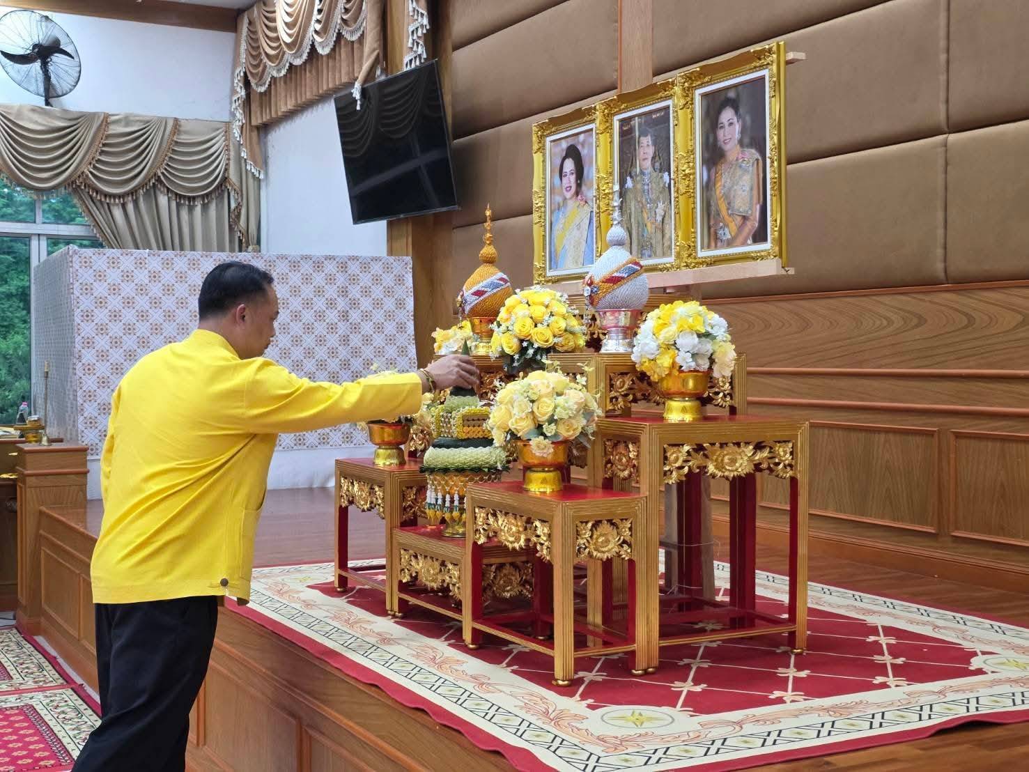 พช.มหาสารคาม ร่วมพิธีเจริญพระพุทธมนต์ถวายพระพรชัยมงคลแด่ พระบาทสมเด็จพระเจ้าอยู่หัว และพระบรมวงศานุวงศ์ ประจำปีพุทธศักราช 2568