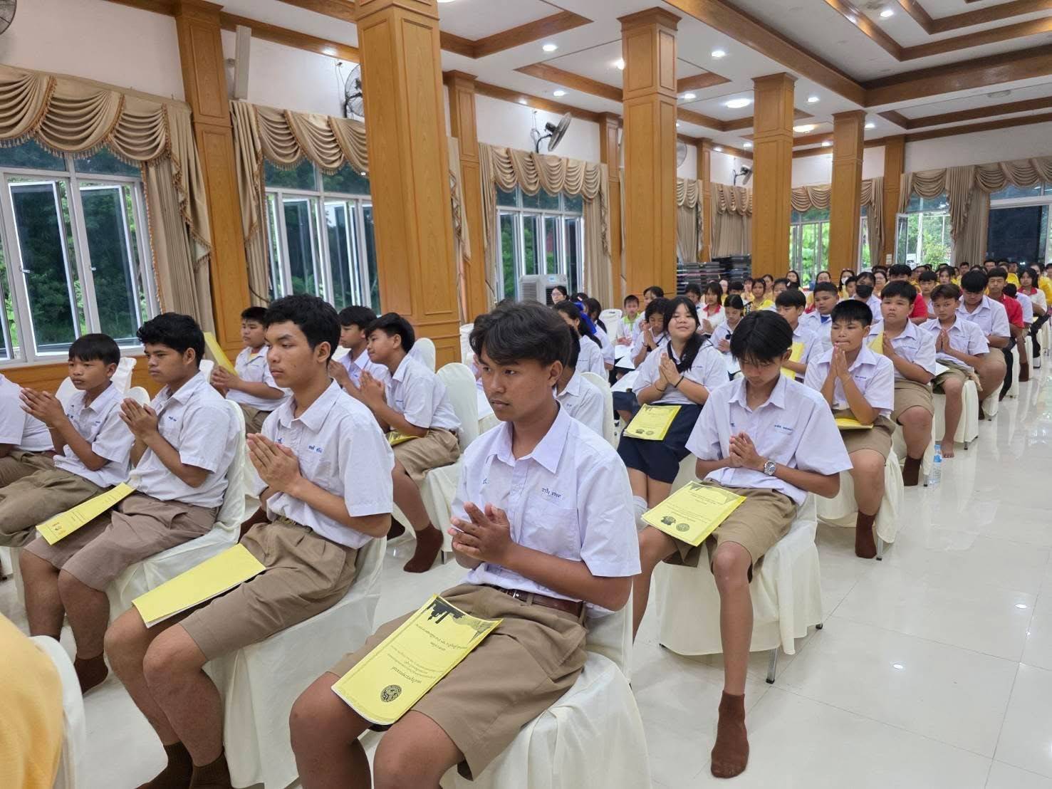 พช.มหาสารคาม ร่วมพิธีเจริญพระพุทธมนต์ถวายพระพรชัยมงคลแด่ พระบาทสมเด็จพระเจ้าอยู่หัว และพระบรมวงศานุวงศ์ ประจำปีพุทธศักราช 2568