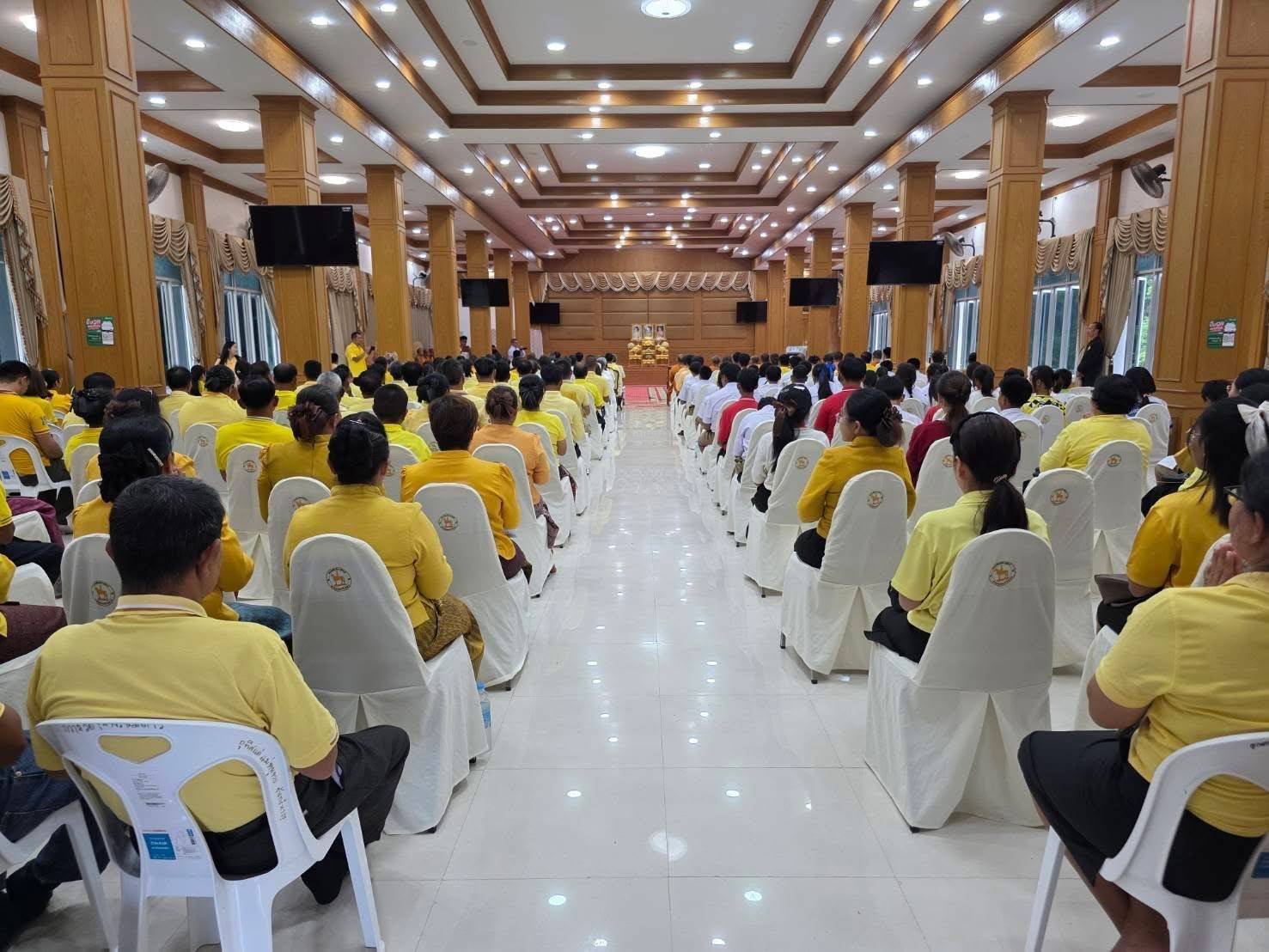 พช.มหาสารคาม ร่วมพิธีเจริญพระพุทธมนต์ถวายพระพรชัยมงคลแด่ พระบาทสมเด็จพระเจ้าอยู่หัว และพระบรมวงศานุวงศ์ ประจำปีพุทธศักราช 2568