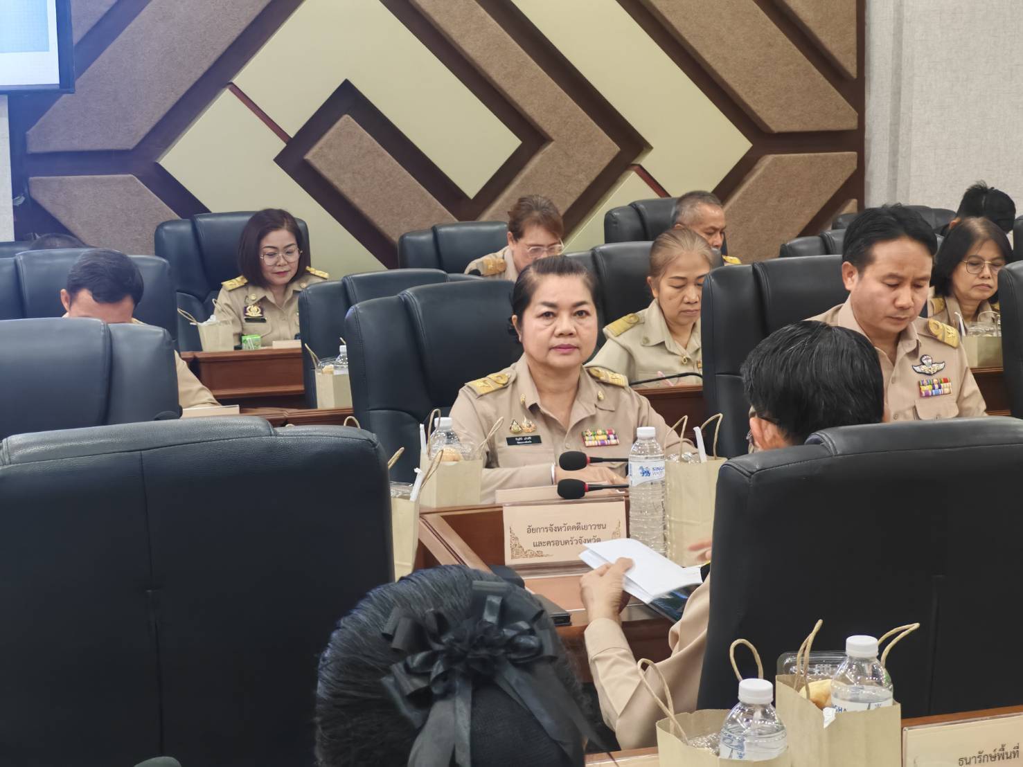 พช.มหาสารคาม : ร่วมประชุมกรมการจังหวัด ติดตามการดำเนินงานตามนโยบายสำคัญของรัฐบาลและจังหวัด ประจำเดือนพฤษภาคม 2568