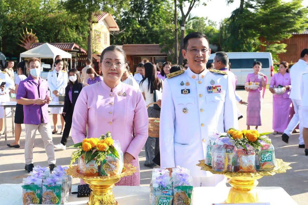 พช.มหาสารคาม : ร่วมพิธีทำบุญตักบาตร ถวายเป็นพระราชกุศลแด่ สมเด็จพระนางเจ้าฯ พระบรมราชินี เนื่องในโอกาสวันเฉลิมพระชนมพรรษา 3 มิถุนายน พ.ศ. 2568