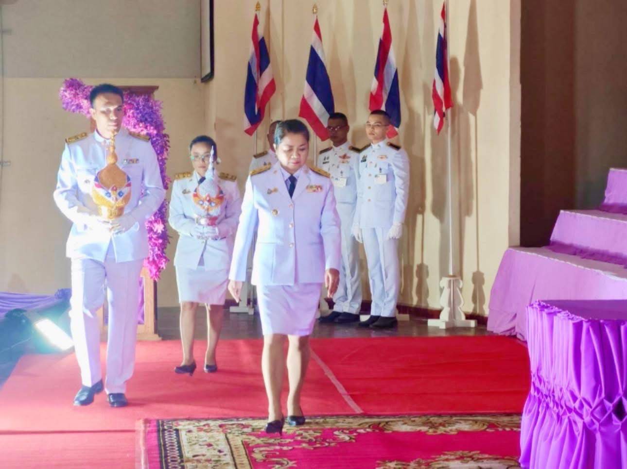 พช.มหาสารคาม : ร่วมพิธีถวายเครื่องราชสักการะและวางพานพุ่ม และพิธีถวายพระพรชัยมงคล เนื่องในวันเฉลิมพระชนมพรรษา สมเด็จพระนางเจ้าสุทิดา พัชรสุธาพิมลลักษณ พระบรมราชินี 3 มิถุนายน 2568