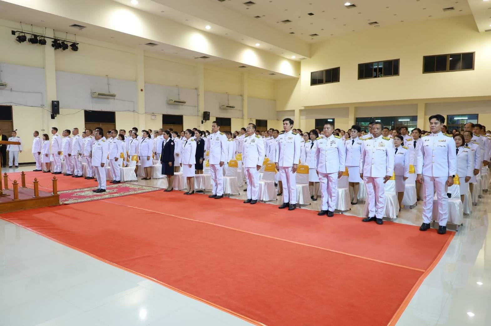 พช.มหาสารคาม : ร่วมพิธีวันที่ระลึกคล้ายวันสวรรคตพระบาทสมเด็จพระปรเมนทรมหาอานันทมหิดลพระอัฐมรามาธิบดินทร