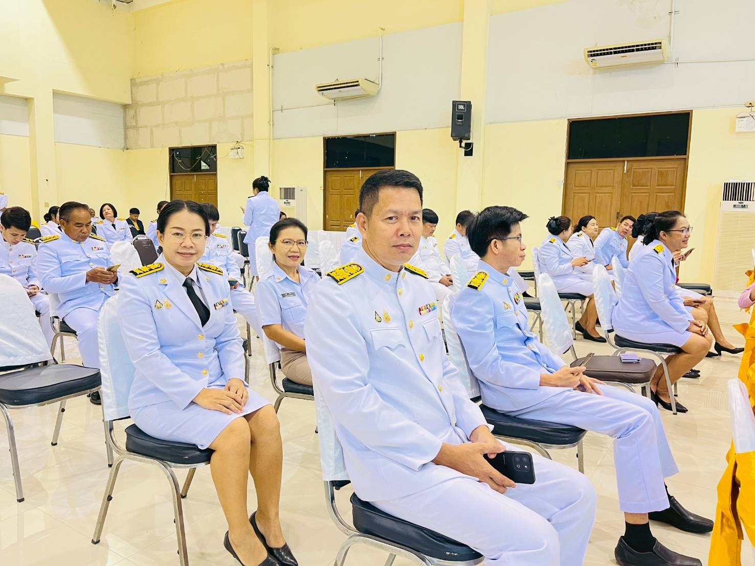 พช.มหาสารคาม : ร่วมพิธีวันที่ระลึกคล้ายวันสวรรคตพระบาทสมเด็จพระปรเมนทรมหาอานันทมหิดลพระอัฐมรามาธิบดินทร