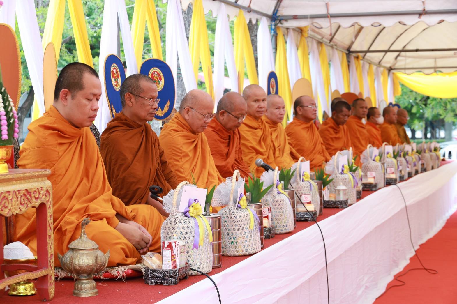 พช.มหาสารคาม : สืบสานประเพณีบุญซำฮะ (บุญเดือน 7) ร่วมทำบุญตักบาตร เฮ็ดบุญซำฮะบ้าน อธิฐานซำฮะเมือง เนื่องในวาระ 160 ปี จังหวัดมหาสารคาม