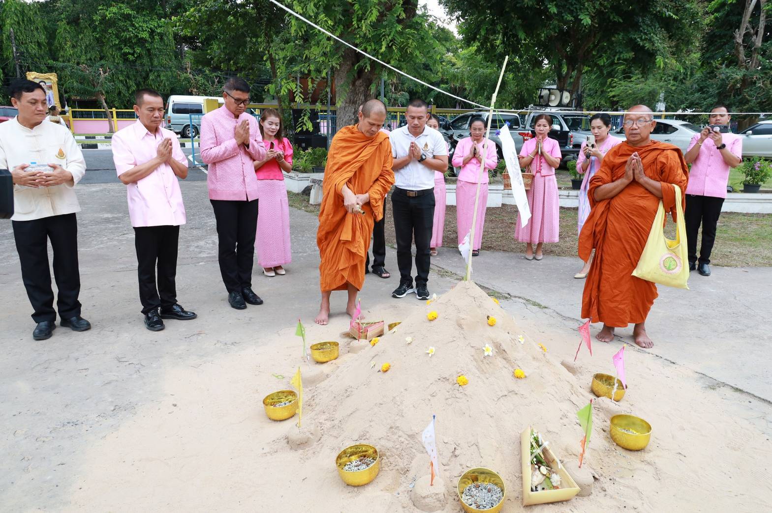 พช.มหาสารคาม : สืบสานประเพณีบุญซำฮะ (บุญเดือน 7) ร่วมทำบุญตักบาตร เฮ็ดบุญซำฮะบ้าน อธิฐานซำฮะเมือง เนื่องในวาระ 160 ปี จังหวัดมหาสารคาม