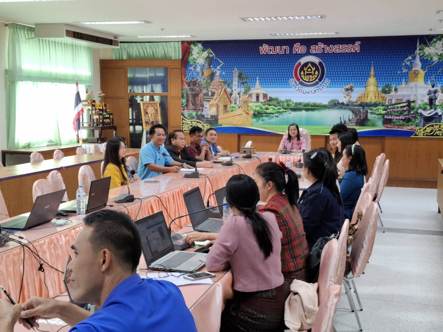 พช.มหาสารคาม ส่งเสริมการสร้างภาพลักษณ์องค์กร : ติวเข้มผลิตสื่อประชาสัมพันธ์ ทั้งในระดับกลุ่มงาน และระดับอำเภอ