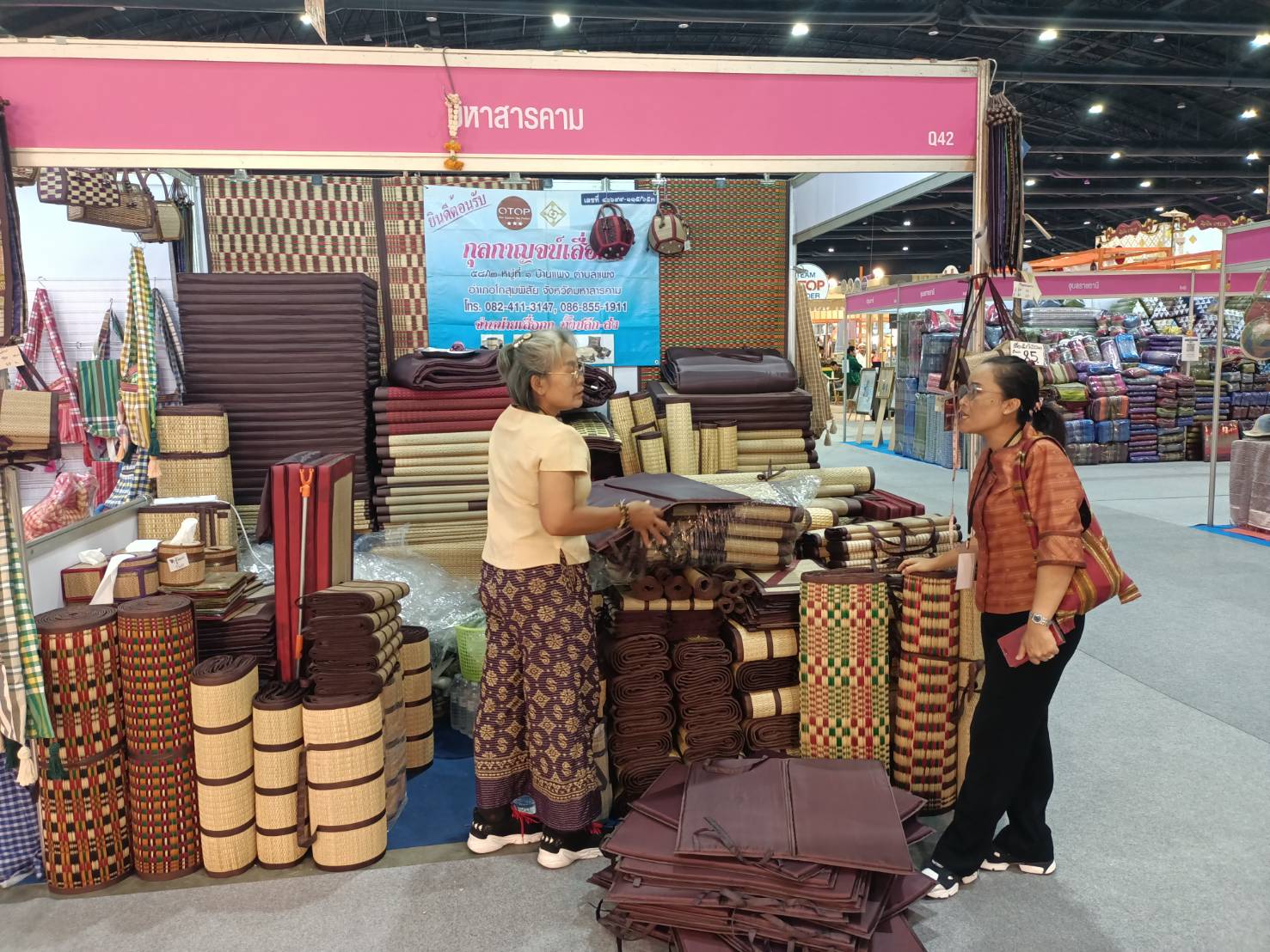 พช.มหาสารคาม : นำกลุ่มผู้ผลิต ผู้ประกอบการ OTOP เข้าร่วมจำหน่ายงาน OTOP Midyear 2025 “OTOP ทันโลก ทันสมัย เศรษฐกิจไทยยั่งยืน”