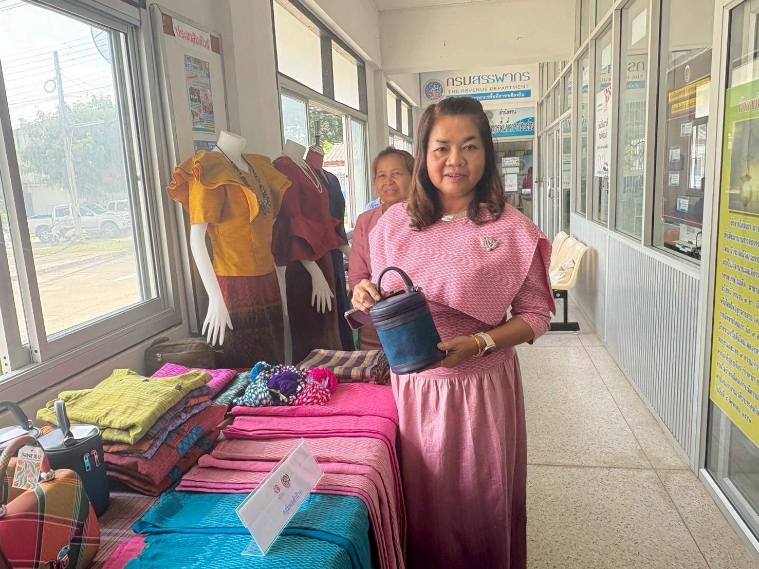 พช.มหาสารคาม : เดินหน้าคัดเลือกคนกองทุนพัฒนาบทบาทสตรีดีเด่นระดับจังหวัด ตามโครงการเชิดชูเกียรติคนกองทุนพัฒนาบทบาทสตรี ประจำปี 2568