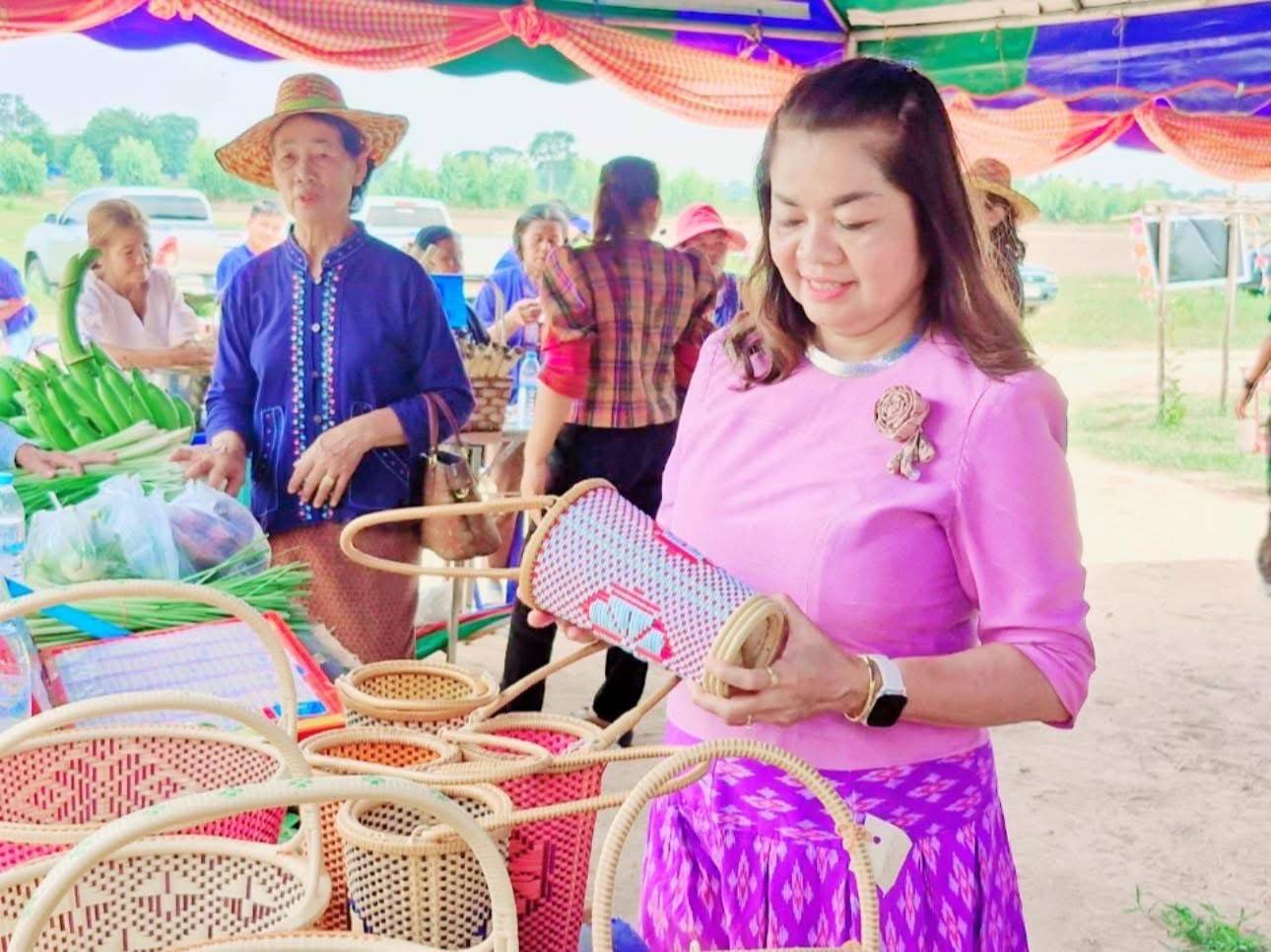พช.มหาสารคาม : เดินหน้าคัดเลือกคนกองทุนพัฒนาบทบาทสตรีดีเด่นระดับจังหวัด ตามโครงการเชิดชูเกียรติคนกองทุนพัฒนาบทบาทสตรี ประจำปี 2568 วันที่ 2