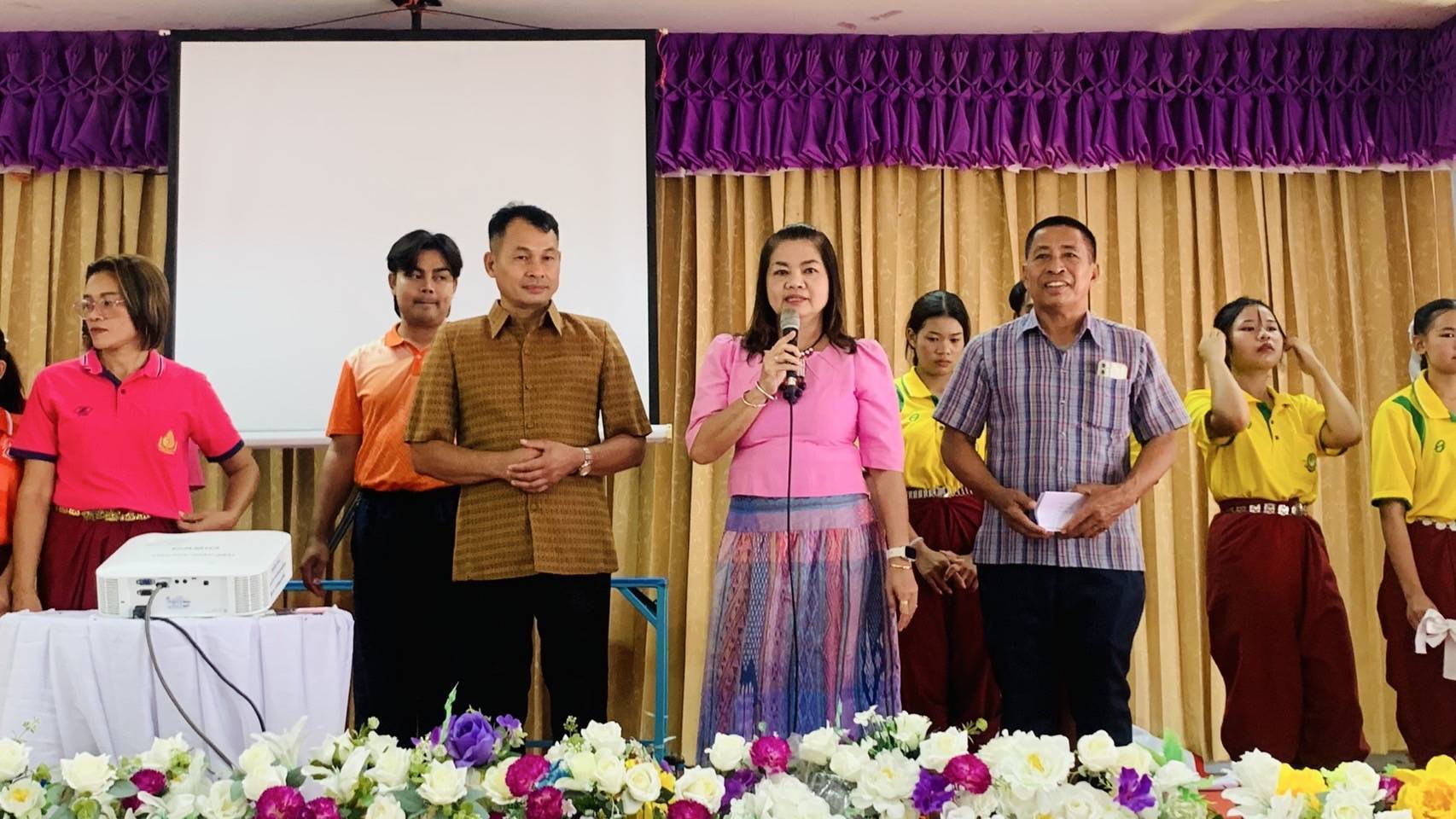 พัฒนาการจังหวัดมหาสารคาม ลงพื้นที่ให้กำลังใจการซ้อมรำเฉลิมฉลอง 160 ปี จังหวัดมหาสารคาม