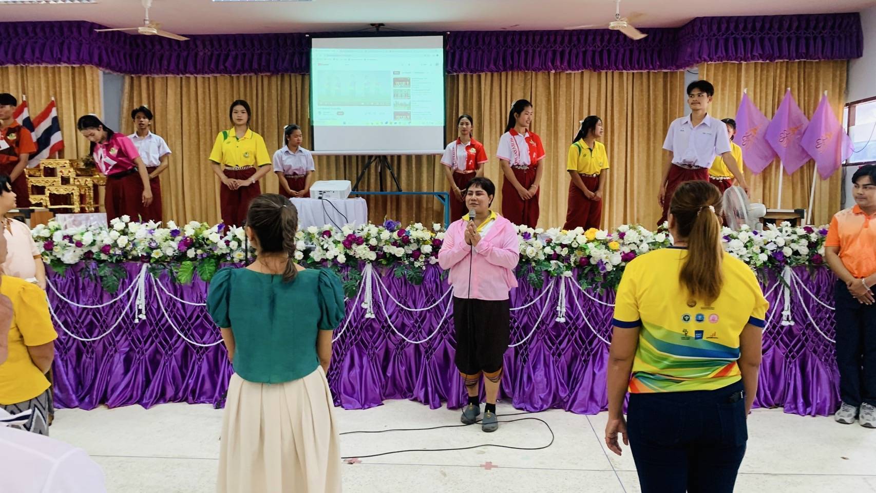 พัฒนาการจังหวัดมหาสารคาม ลงพื้นที่ให้กำลังใจการซ้อมรำเฉลิมฉลอง 160 ปี จังหวัดมหาสารคาม