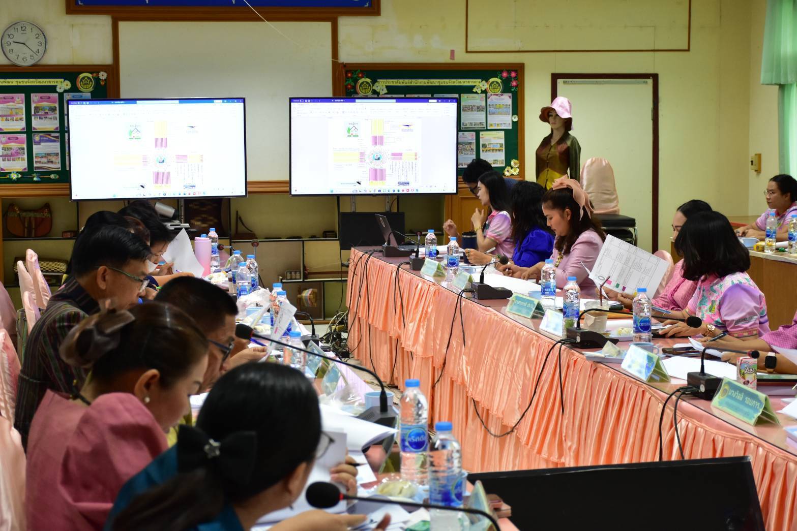 พช.มหาสารคาม ประชุมประจำเดือนสำนักงานพัฒนาชุมชนจังหวัดมหาสารคาม ครั้งที่ 6/2568