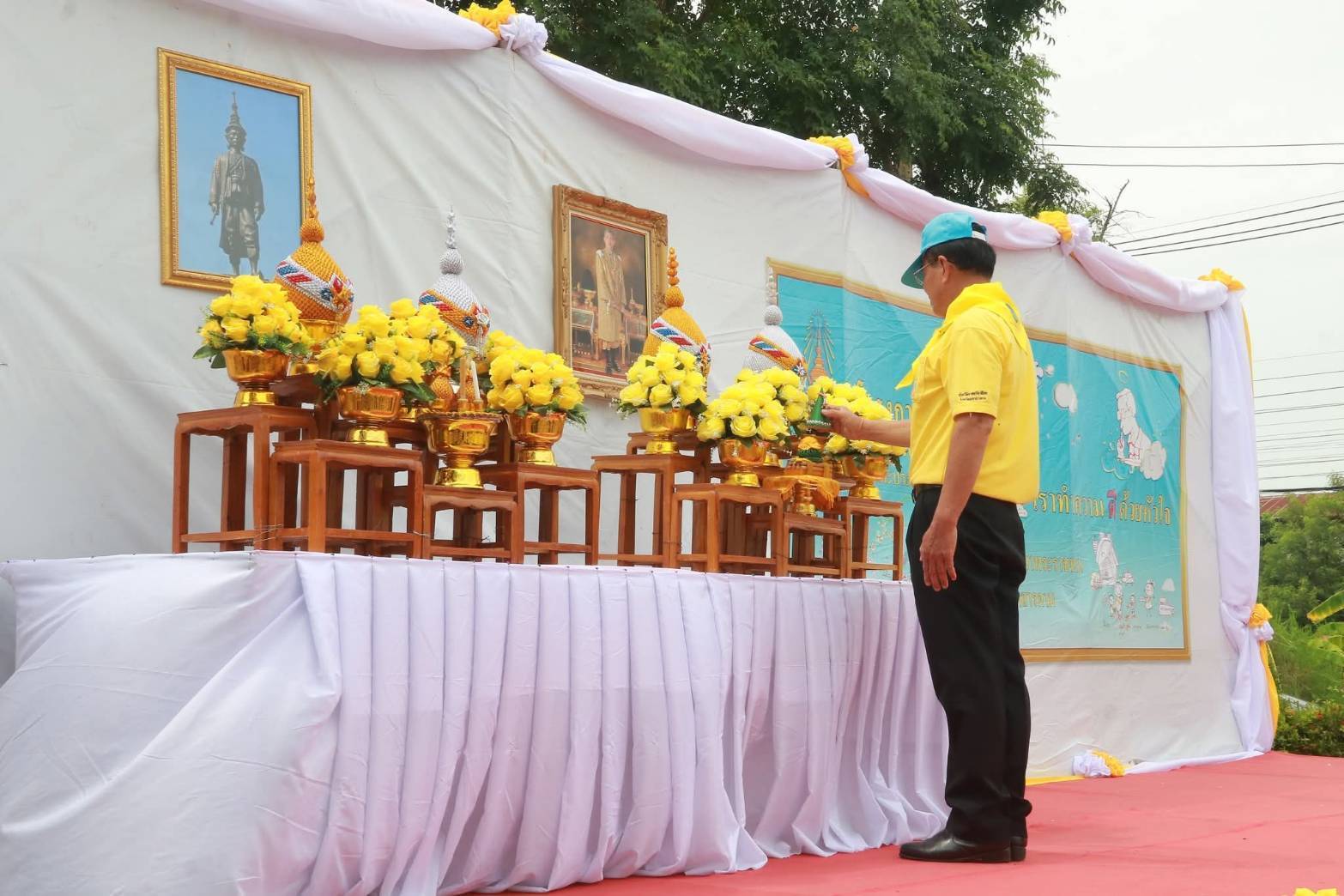 พช.มหาสารคาม ร่วมทำกิจกรรมจิตอาสาพัฒนาทำความสะอาดปรับปรุงภูมิทัศน์ เนื่องในวันคล้ายวันสวรรคต สมเด็จพระนารายณ์มหาราช เพื่อแสดงความจงรักภักดีและน้อมรำลึกถึงพระมหากรุณาธิคุณที่มีต่อปวงชนชาวไทย