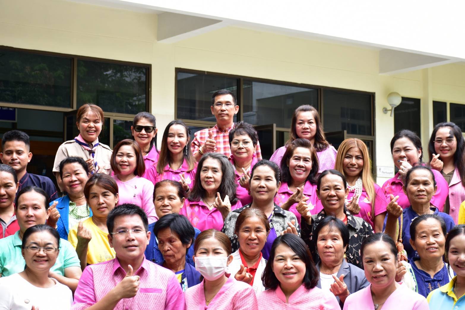 จังหวัดมหาสารคาม จัดอบรมย้อมสีธรรมชาติผ้าลายพระราชทาน “ผ้าลายสิริราชพัสตราภรณ์”