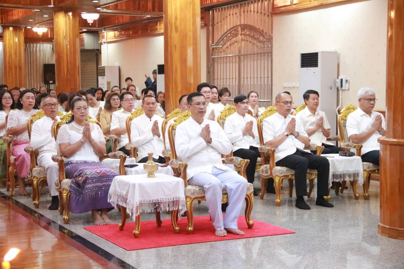 พช.มหาสารคาม ร่วมทำบุญตักบาตร และถวายเทียนพรรษา เนื่องในวันอาสาฬหบูชาและวันเข้าพรรษา ประจำปี 2568 สืบสานขนบธรรมเนียมประเพณีถวายเป็นพุทธบูชา
