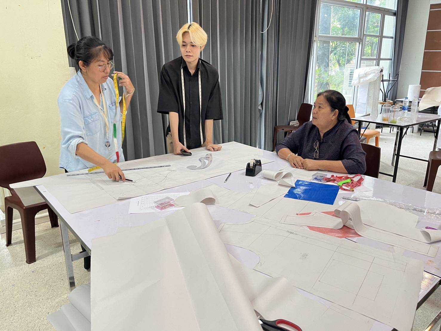 พช.มหาสารคาม จัดกิจกรรมฝึกอบรมเพิ่มทักษะการตัดเย็บเสื้อผ้าและการออกแบบเสื้อผ้า ภายใต้โครงการส่งเสริมผู้ประกอบการเพื่อพัฒนาทักษะด้านการค้าการลงทุน