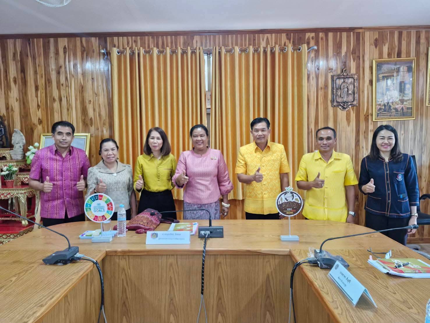 พช.มหาสารคาม : รับการตรวจราชการ ผู้ตรวจราชการกรมการพัฒนาชุมชน (นางอรุณรัตน์ ชิงชนะ) ลงพื้นที่ อำเภอนาดูน จังหวัดมหาสารคาม ติดตามผลการปฏิบัติราชการตามนโยบายของรัฐบาล ภารกิจกระทรวงมหาดไทย และกรมการพัฒนาชุมชน ประจำเดือนกรกฏาคม 2568