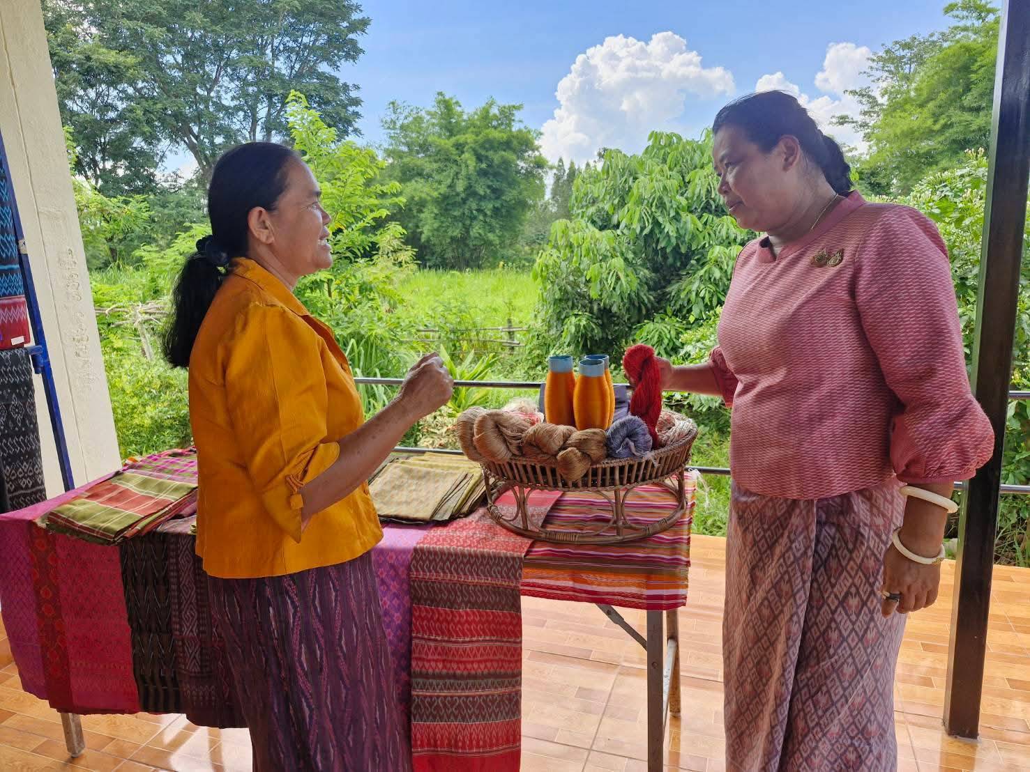 พช.มหาสารคาม : รับการตรวจราชการ ผู้ตรวจราชการกรมการพัฒนาชุมชน (นางอรุณรัตน์ ชิงชนะ) ลงพื้นที่ อำเภอนาดูน จังหวัดมหาสารคาม ติดตามผลการปฏิบัติราชการตามนโยบายของรัฐบาล ภารกิจกระทรวงมหาดไทย และกรมการพัฒนาชุมชน ประจำเดือนกรกฏาคม 2568