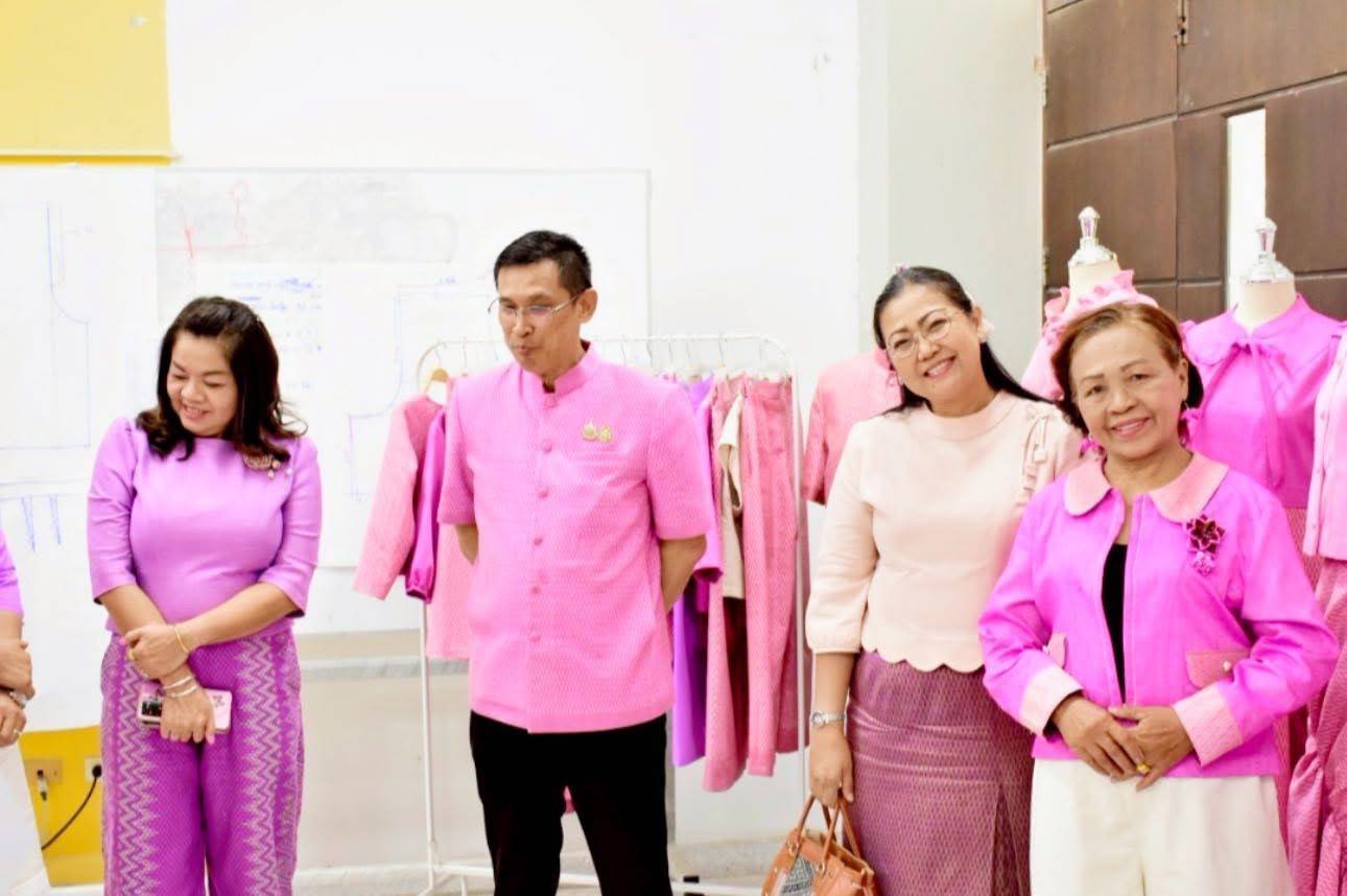 ผู้ว่าราชการจังหวัดมหาสารคาม เป็นประธานในพิธีปิด “การฝึกอบรมหลักสูตรเพิ่มทักษะการตัดเย็บและการออกแบบเสื้อผ้า” หวังนำความรู้ที่ได้ไปสร้างอาชีพ เกิดการกระจายรายได้ในระดับฐานราก นำไปสู่การพัฒนาคุณภาพชีวิตที่ดี