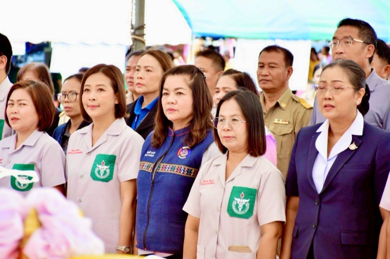 พช.มหาสารคาม ร่วมกิจกรรมปกป้องสถาบันฯ และ “จังหวัดเคลื่อนที่” พร้อมมอบทุนอุปการะเด็กจากกองทุนพัฒนาเด็กชนบท ในพระราชูปถัมภ์ฯ อำเภอยางสีสุราช